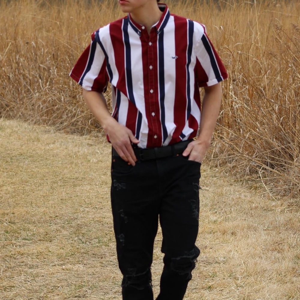 Hollister Epic Flex Button Down Shirt Men's Large Striped Preppy Patriotic‎